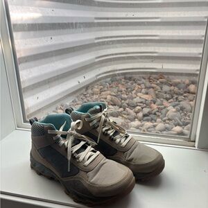 Women’s Columbia Hiking Boots